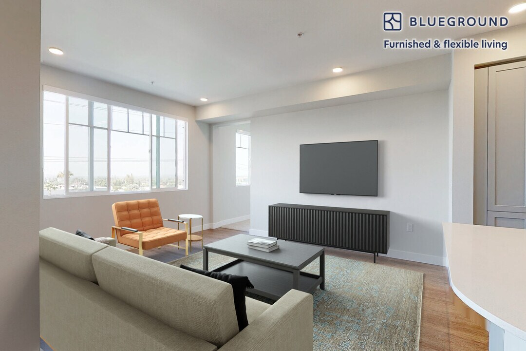 825 S Myrtle Ave in Monrovia, CA - Building Photo