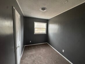 681 S Farnham St in Galesburg, IL - Foto de edificio - Building Photo