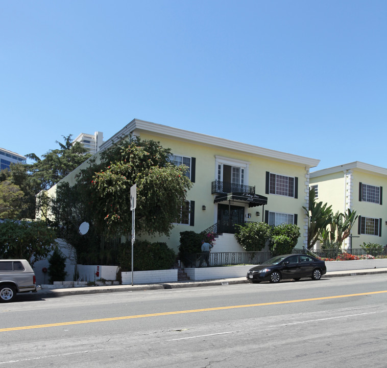 Doheny Drive Apartments in West Hollywood, CA - Building Photo