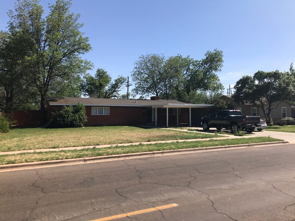 3011 32nd St in Lubbock, TX - Building Photo