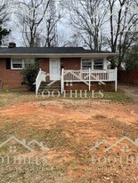 204 Pine Ln in Anderson, SC - Building Photo