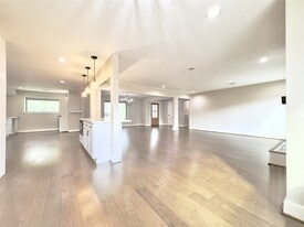 14103 Kellywood Ln in Houston, TX - Building Photo