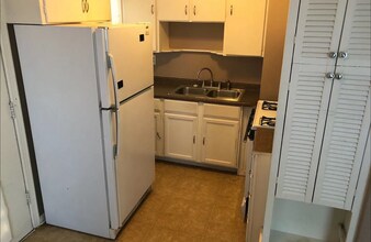 6012 Raytown Rd in Raytown, MO - Building Photo - Building Photo