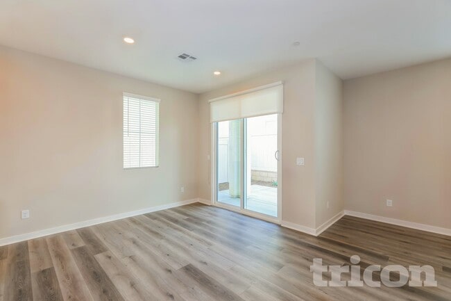 31669 Rosetta St in Menifee, CA - Foto de edificio - Building Photo