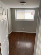 215 5th Ave, Unit 215 5th Ave Apartment A in South Charleston, WV - Building Photo - Building Photo