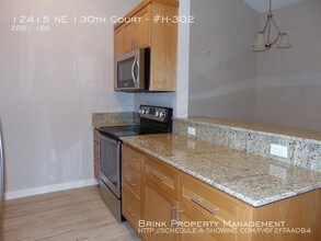 12415 NE 130th Ct in Kirkland, WA - Building Photo - Building Photo