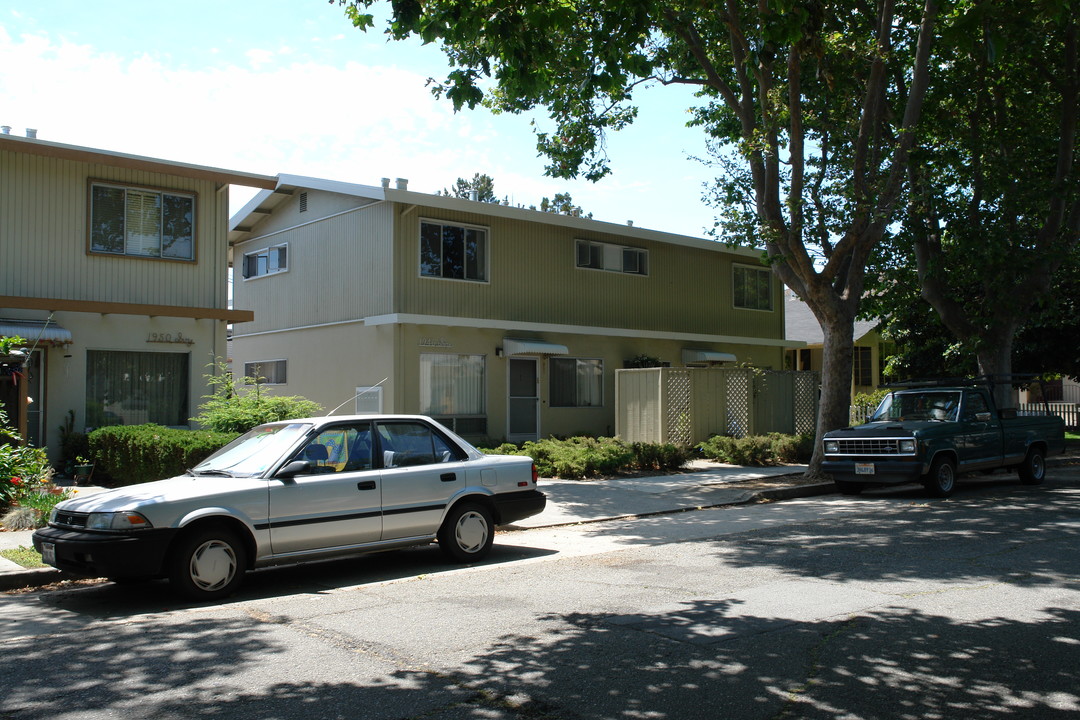 Ivy Circle in San Mateo, CA - Building Photo