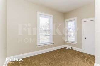 202 S Park Ave in Waukegan, IL - Building Photo - Building Photo