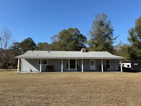 9136 Wakulla Springs Rd in Tallahassee, FL - Building Photo
