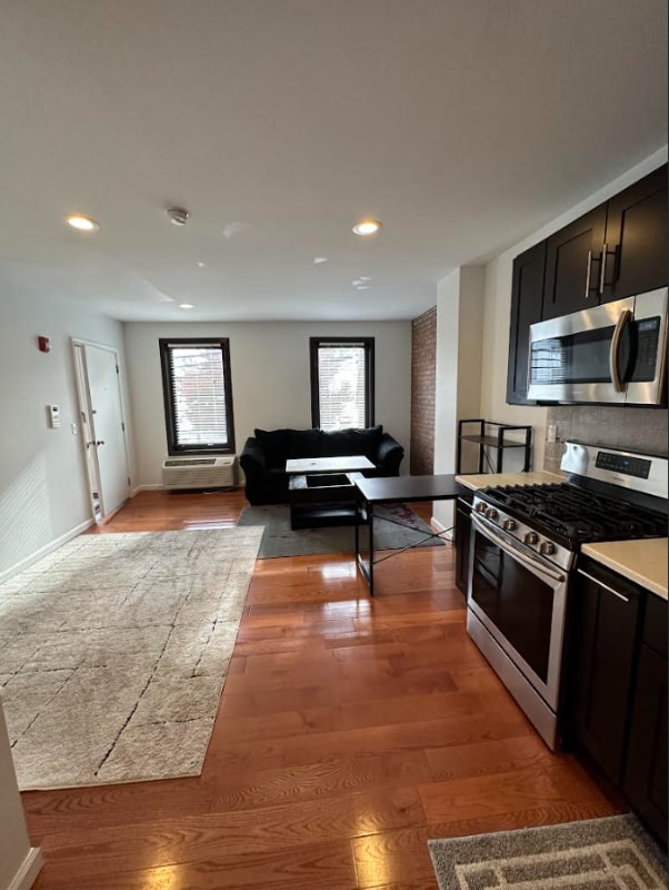 39 Throop Ave in New Brunswick, NJ - Building Photo - Building Photo