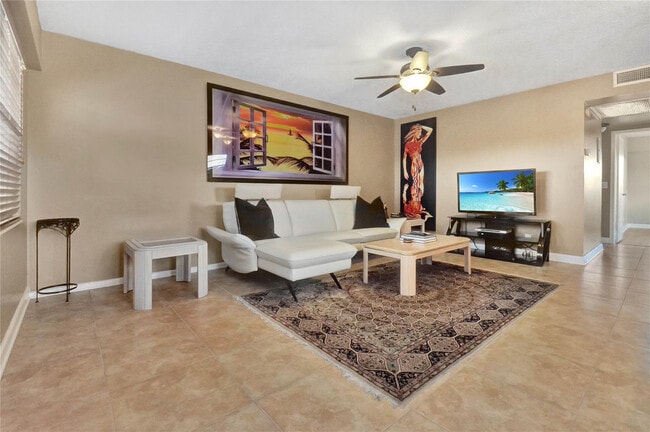 33 Fanshaw A in Boca Raton, FL - Building Photo - Building Photo