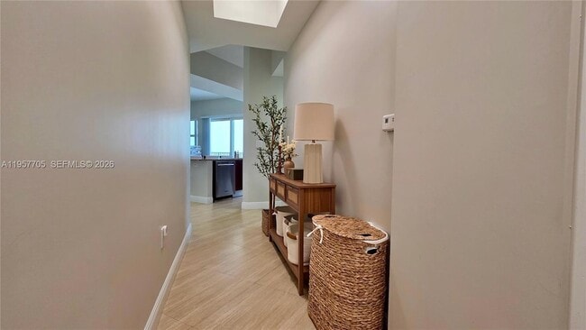 20000 E Country Club Dr, Unit 402 in Aventura, FL - Foto de edificio - Building Photo