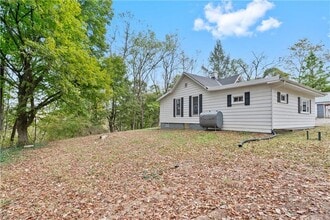 127 Magill Rd in Zelienople, PA - Building Photo - Building Photo