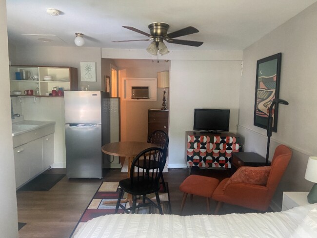 308 E Cherry Alley-Unit -4 in Ligonier, PA - Building Photo - Building Photo
