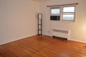 721 Broad Ave in Ridgefield, NJ - Building Photo - Building Photo