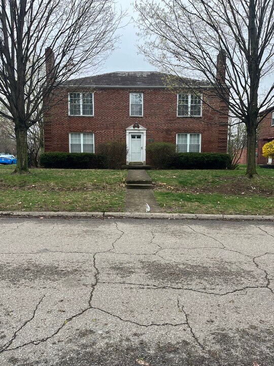1146 S Cassingham Rd, Unit C in Columbus, OH - Building Photo