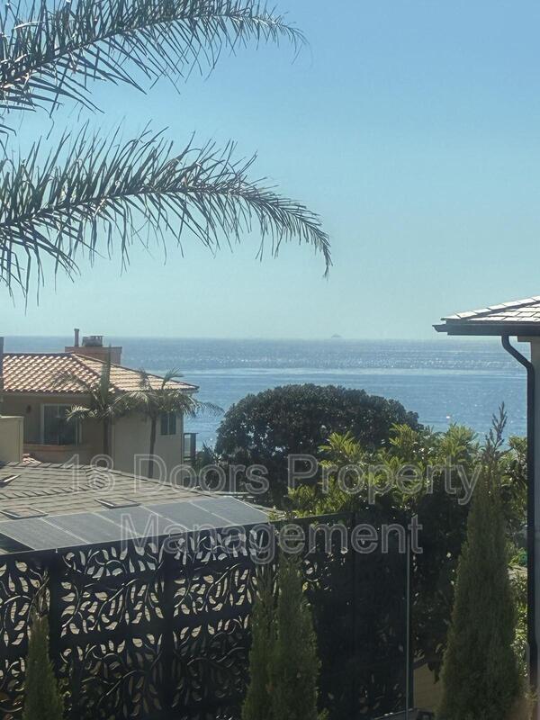 property at 5726 La Jolla Blvd