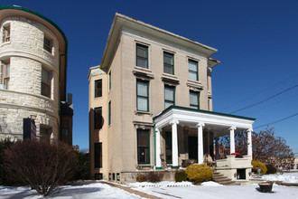 1010 S 3rd St in Louisville, KY - Foto de edificio - Building Photo