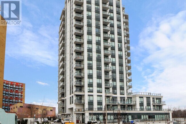 840 Queens Plate Dr in Toronto, ON - Building Photo - Building Photo
