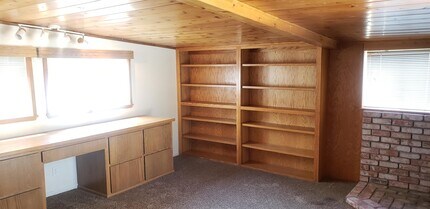 6936 Grand Ave in Yucca Valley, CA - Building Photo - Building Photo