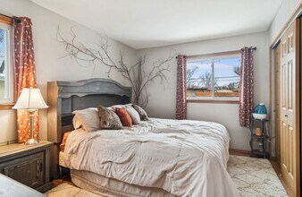 460 Flagstaff Ln in Hoffman Estates, IL - Building Photo - Building Photo