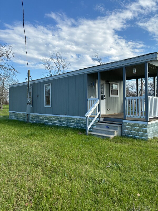 841 State Hwy 75 N in Fairfield, TX - Foto de edificio - Building Photo