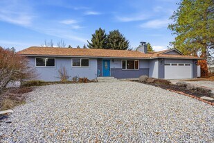 11721 N Lincoln Ct in Spokane, WA - Building Photo