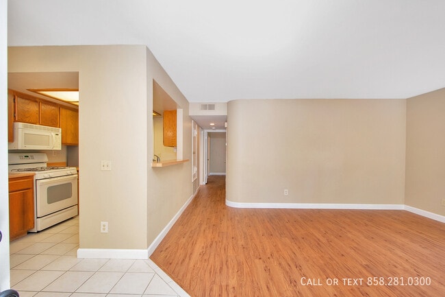 9322 Twin Trails Dr in San Diego, CA - Building Photo - Building Photo