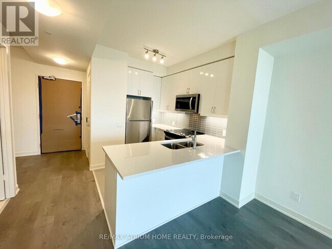 4955-4955 Yonge St in Toronto, ON - Building Photo - Building Photo