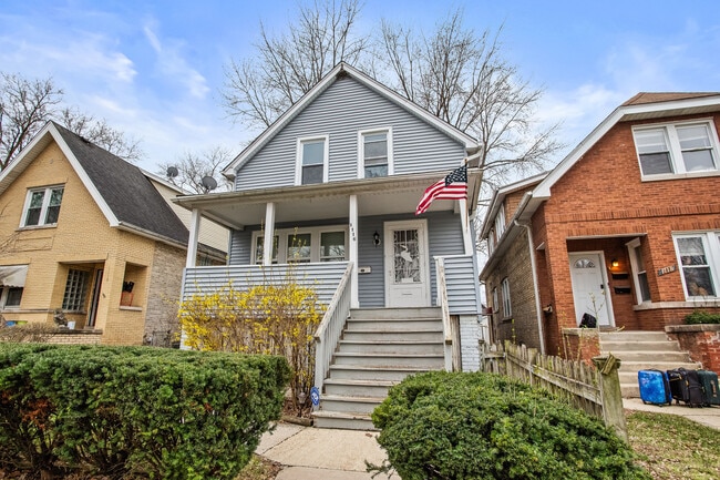 property at 1116 Darrow Ave