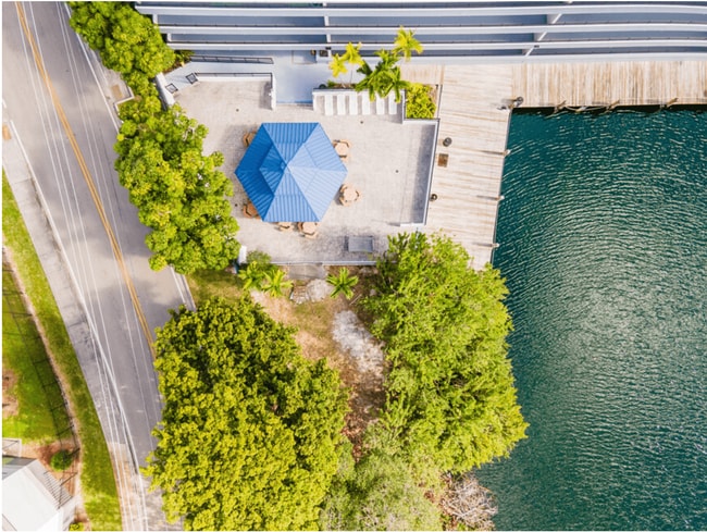 Lakeside at Biscayne Gardens in North Miami, FL - Building Photo - Building Photo