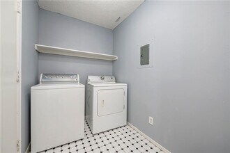 3408 W Olive St in Rogers, AR - Building Photo - Building Photo