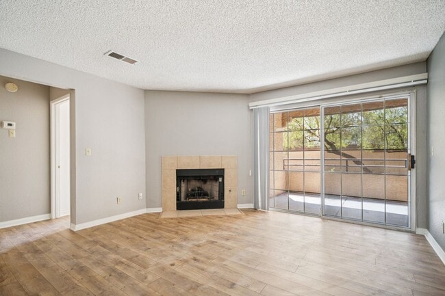 2200 S Fort Apache Rd in Las Vegas, NV - Building Photo - Building Photo