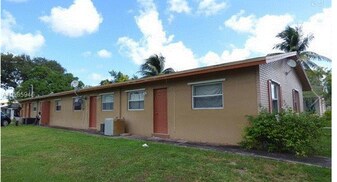 497 NW 40 Ct in Oakland Park, FL - Building Photo
