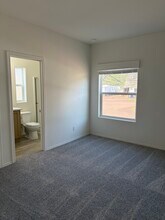 2000 E Frontier Ave in Flagstaff, AZ - Foto de edificio - Building Photo