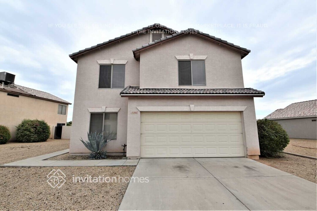 10307 W Denton Ln in Glendale, AZ - Building Photo