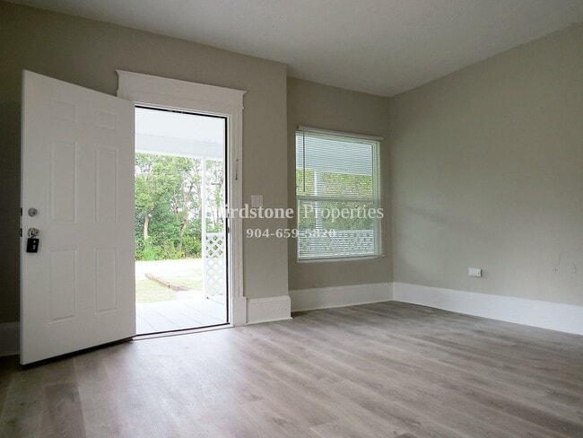 3326 W 1st St in Jacksonville, FL - Foto de edificio - Building Photo