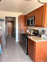 1301 S Finley Rd, Unit 403 in Lombard, IL - Foto de edificio - Building Photo