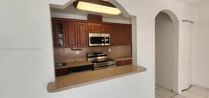 4350 NW 79th Ave in Doral, FL - Foto de edificio - Building Photo