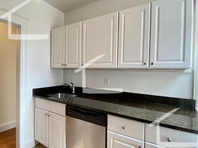 1850 Commonwealth Ave in Boston, MA - Building Photo - Building Photo