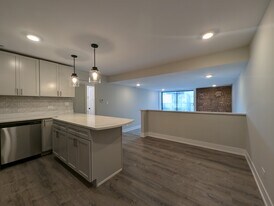 1214 N La Salle Dr, Unit 4H in Chicago, IL - Building Photo