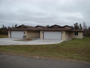 8879-8894 Stonewood Ct in Brainerd, MN - Foto de edificio - Building Photo
