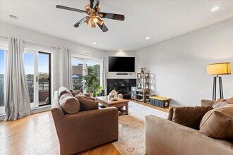 921 N Damen Ave in Chicago, IL - Building Photo - Building Photo