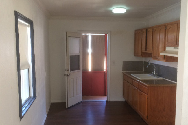 5164 Ithaca Ave, Unit CC3099 in Los Angeles, CA - Building Photo - Building Photo