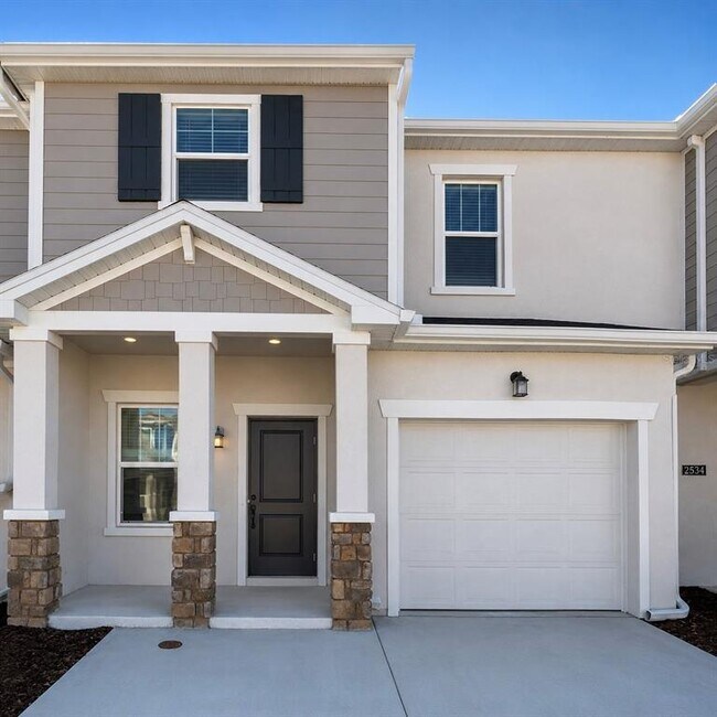 property at 2528 Skyline Lp