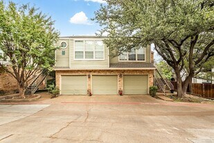 7151 Gaston Ave, Unit 1105 in Dallas, TX - Building Photo