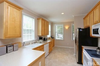 46 Scottish Ln in Durham, NC - Building Photo - Building Photo