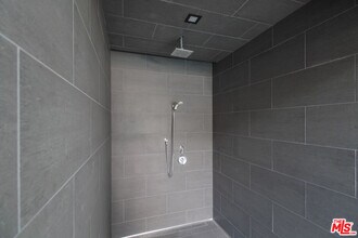 838 N Doheny Dr in West Hollywood, CA - Building Photo - Building Photo