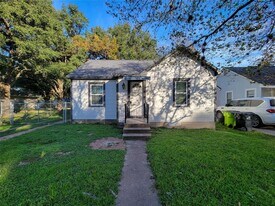 1113 San Jacinto St in Rosenberg, TX - Building Photo