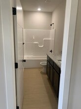 5406-08 BRESSLER Dr in Wichita, KS - Foto de edificio - Building Photo